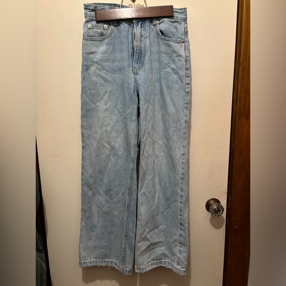 GLASSONS Mid Rise Light wash jeans!